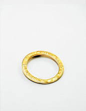 Lade das Bild in den Galerie-Viewer, Shiva Mantra Anhänger - Gold