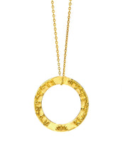 Lade das Bild in den Galerie-Viewer, Tara Mantra Anhänger - Gold