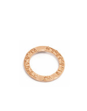 Lade das Bild in den Galerie-Viewer, Tara Mantra Anhänger - Roségold