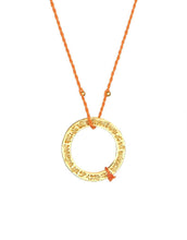 Lade das Bild in den Galerie-Viewer, Lakshmi Mantra Anhänger - Gold