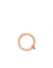 Lade das Bild in den Galerie-Viewer, Lakshmi Mantra Anhänger - Roségold