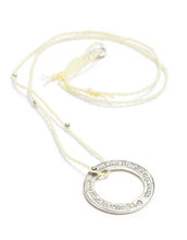 Lade das Bild in den Galerie-Viewer, Gayatri Mantra Anhänger - Silber